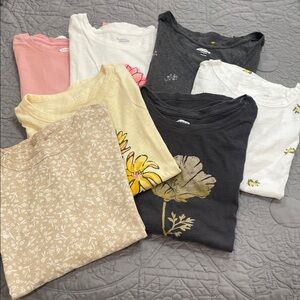 Old Navy set of 7 T-Shirts L